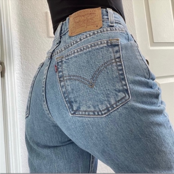 Levi's Denim - LEVI’S 512 90s Slim Fit Straight Leg Light Wash Denim Mom Jeans Size 4 Regular